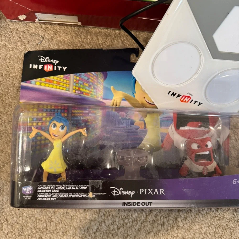 Disney Infinity Star Wars 3.0 Xbox 360 Starter Pack  and Misc characters